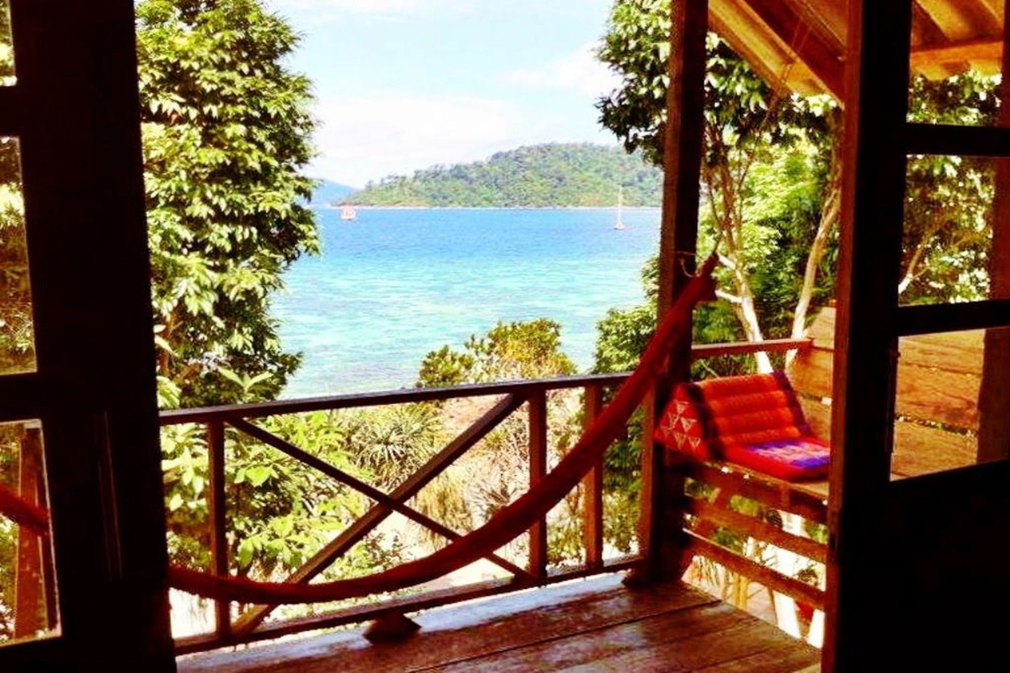 Pitiusas Beach Resort Koh Lipe Exterior photo